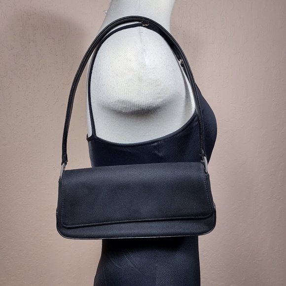 Liz Claiborne Handbags - Y2K Liz Claiborne Black Mini Purse